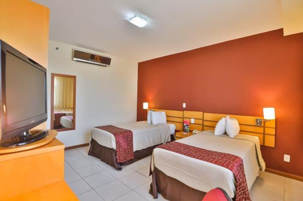Vitoria Praia Hotel Exterior foto